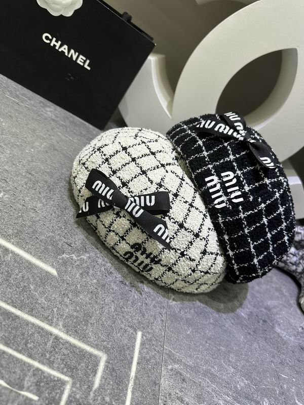 Miumiu beret dx24